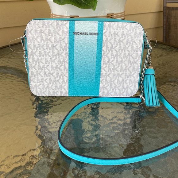 SOLD Michael Kors Signature Jetset Crossbody NWT - Picture 4 of 7